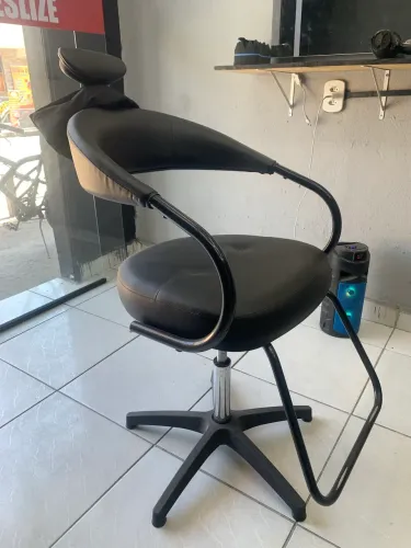 CADEIRA E ESPELHO LED BARBEARIA