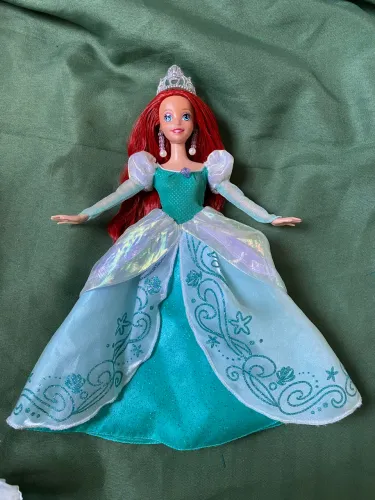 Boneca Ariel Holiday 2013