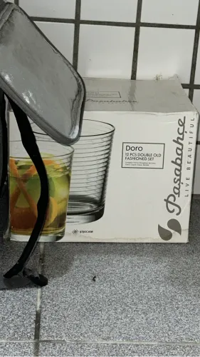 Caixa de copos whisky Doro