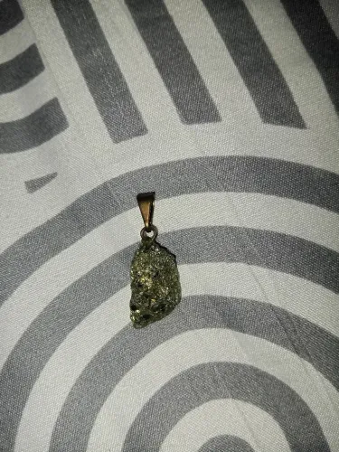 Pingente de pirita (pedra da prosperidade)