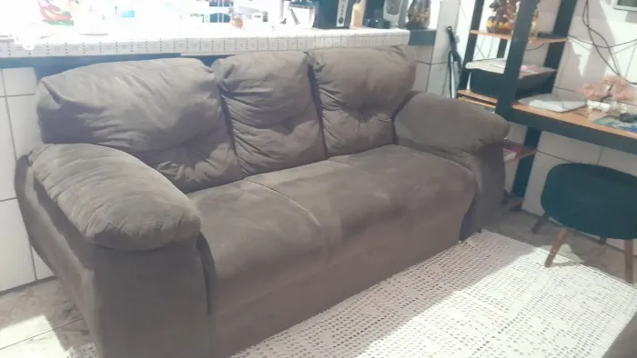 Estou vendendo esse sofá dois