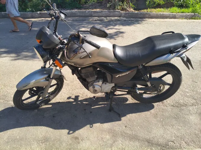 Honda Fan 150 2010 , 8,599completa, nada a fazer, só transferir 