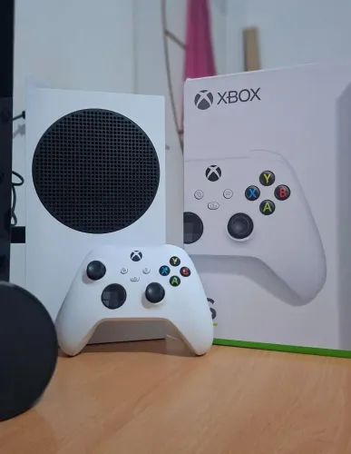 XBOX SERIES S - 512gb SEMI NOVO