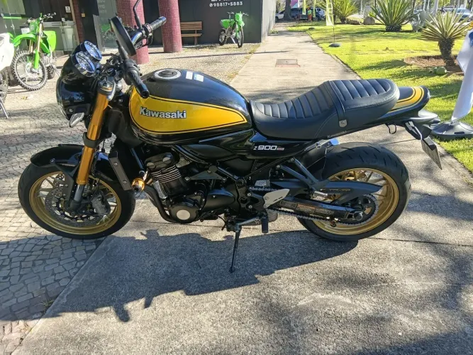 Kawasaki Z-900 RS R