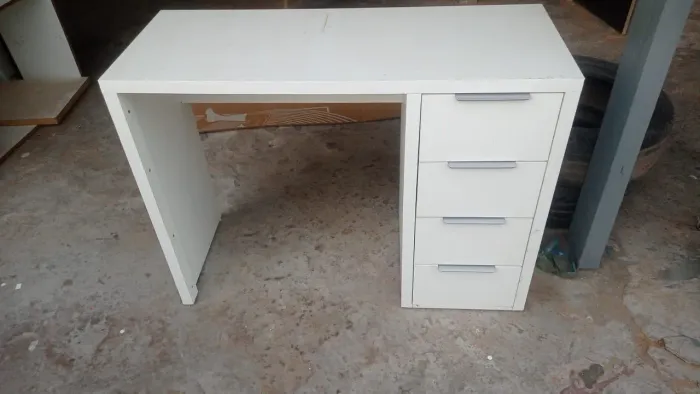 MESA PARA ESCRITÓRIO