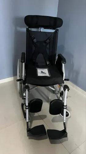 Cadeira De Rodas Dellamed Reclinável Dobrável D700 Até 130kg