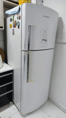 Geladeira Brastemp Ative! Branca 429 litros de capacidade.