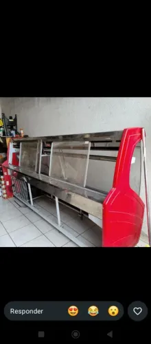 Vendo balcão de açougue.