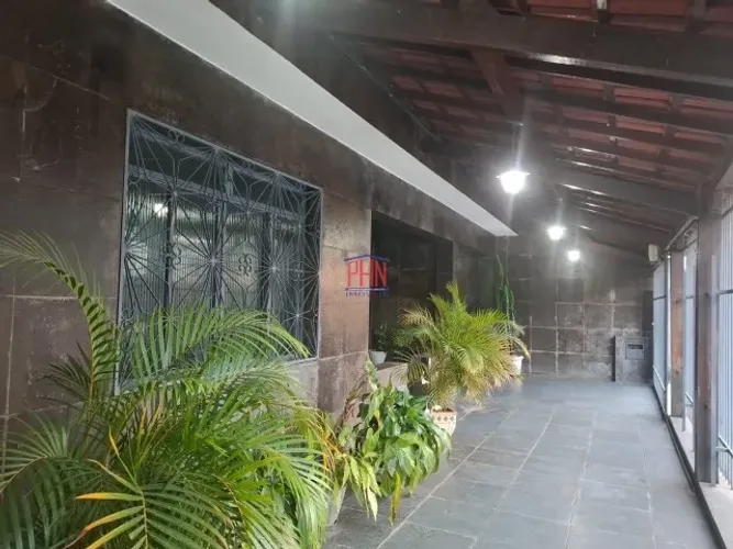 Excelente casa de 3 quartos no Bairro Camargos - BH