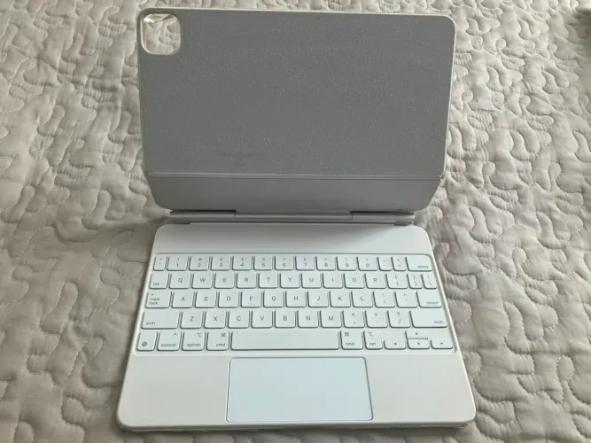 Magic Keyboard para iPad A2261 Branco - estado ruim