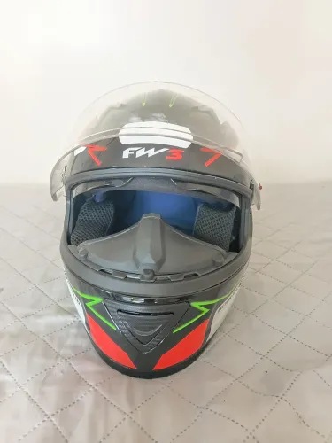 Capacete