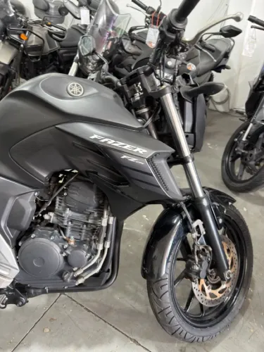 FZ25 250(GONCALO MOTOS)já emplacada e transferida