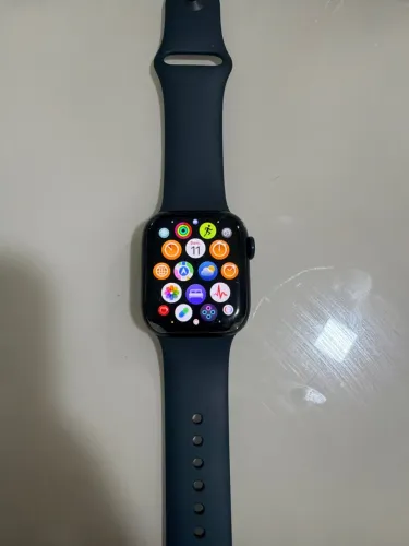 Vende-se um relógio série oito Apple Watch