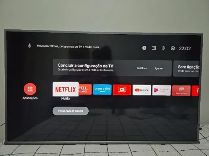 Smart Tv Tcl 50p8m Led 4k 50 + suporte articulado de parede/moldura