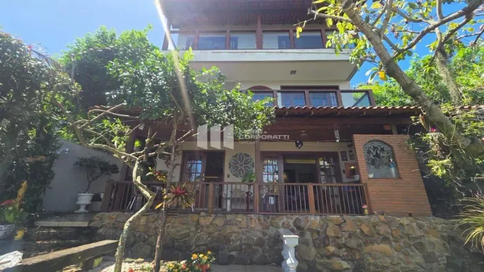 CASA TRIPLEX - 4 Quartos - 200 m² - Praia da Costa - Vila Velha/ES