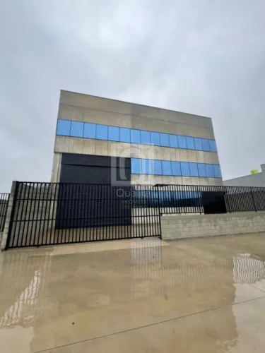 Locação de Galpão Comercial no Parque Empresarial das Mangueiras em Sorocaba-SP: 4 Salas,