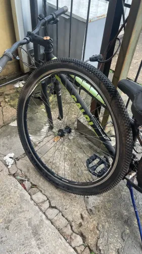 Bicicleta aro 29 com defeito