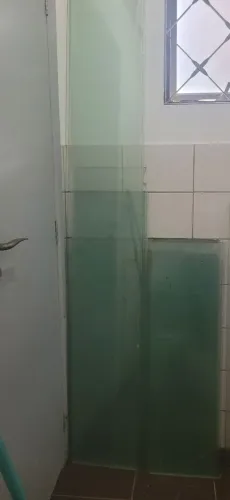 PRATELEIRAS DE VIDRO