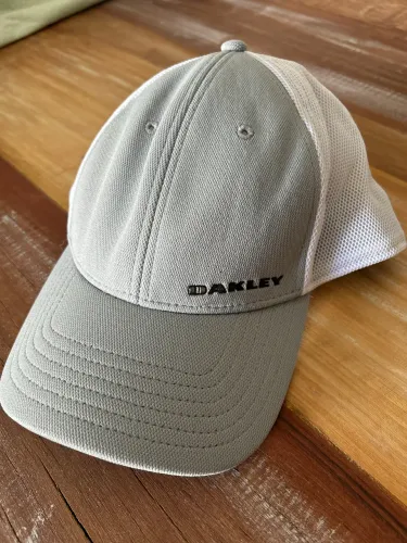 Boné trucker Oacley