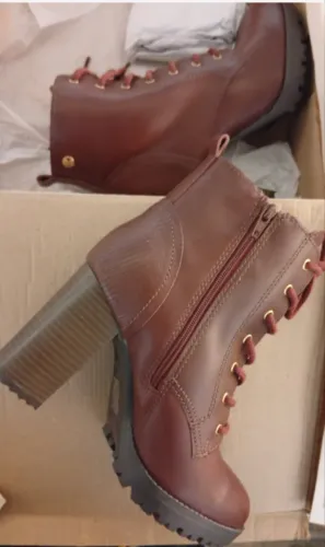 Bota feminina de couro legítimo Bottero 35