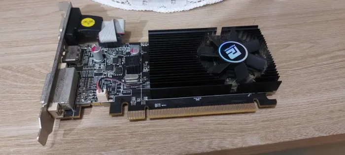 Placa de video R7 200 séries