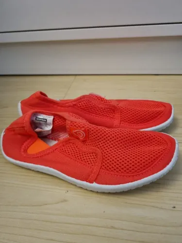 Sapatilha de mergulho decathlon, tamanho 30/31. Em ótimo estado!