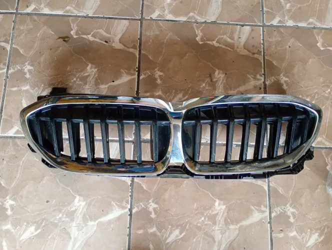 Grade Bmw 320i 2020 2021 (Com Acabamento de trás )
