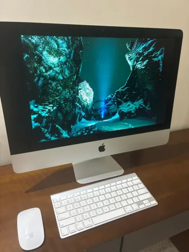 VENDO Apple iMac 21 polegadas 2014 com Processador Intel Core2Quad, 8 gb RAM e 500 gb SSD!