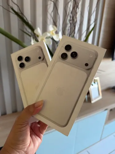 IPHONE 17 PRO MAX 256 SILVER  LACRADO 