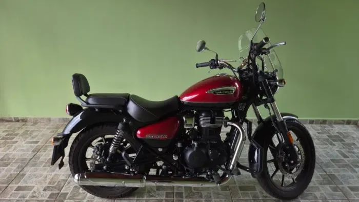 Royal Enfield Meteor 350 - Modelo Supernova - Ano 2024.