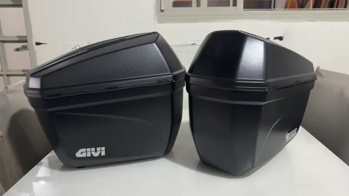 Par De Bau Lateral Givi 22 Litros E22n Monokey