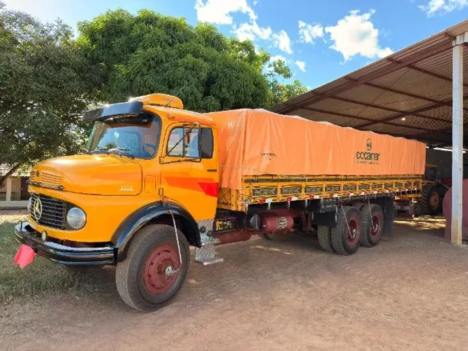 Caminhão MB 1513