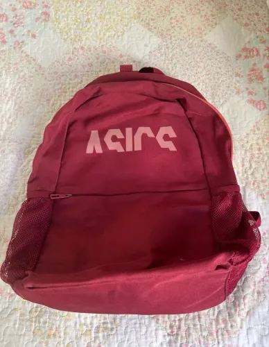 mochila asics vinho