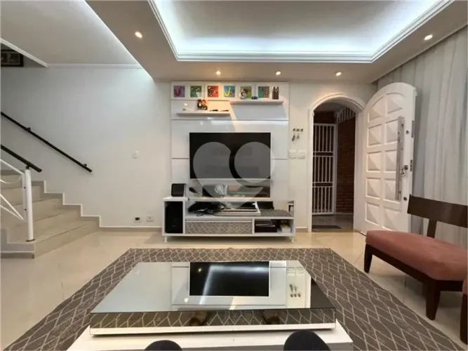 Sobrado Jaçanã: 3 dorms (1 suíte com hidro), espaço gourmet e 2 vagas. Pronto para morar!