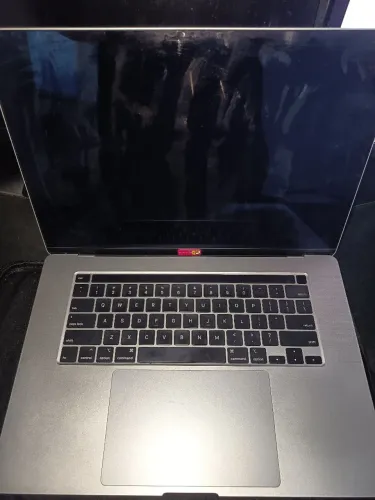 Macbook pro 2019 core i7 a2141 para conserto