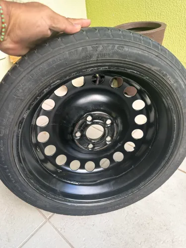 Pneu slim super fino 05 furos 5x105 R16/70T115