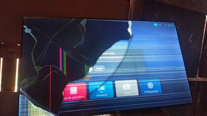 TV 55 smat  com defeito tela vazo liga normal 