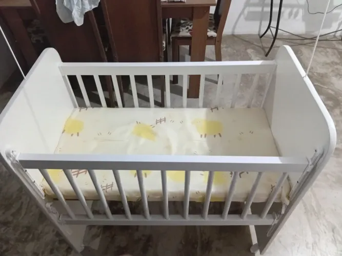 Vendo Mini berço com colchão