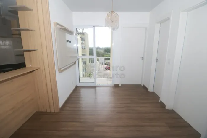 Apartamento com 2 dormitórios e sacada com churrasqueira no Jardim Umuharama Residencial C