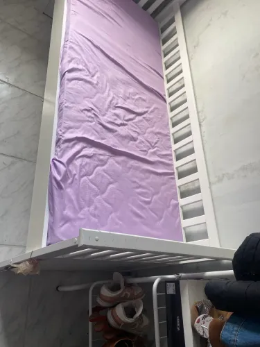 Vendo Cama solteiro com colchão 