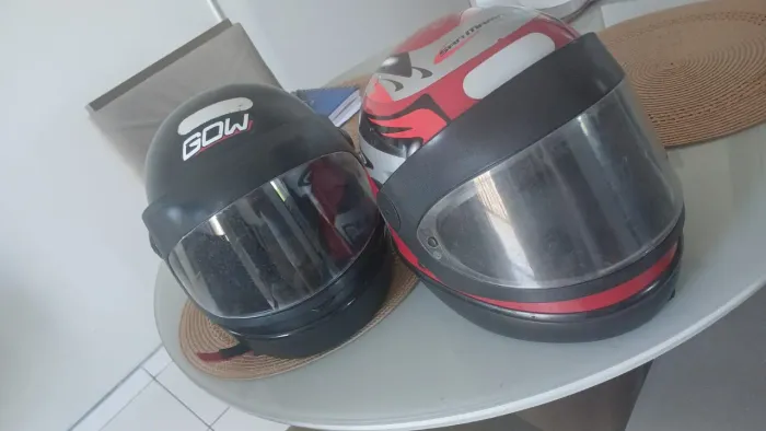 Capacetes novos 75 reias cada