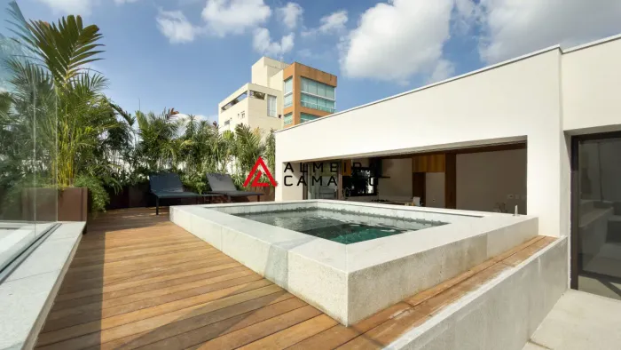 Cobertura Jardim América Reformada Piscina 4 Suítes Oscar Freire 377m²
