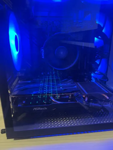 RX 6600 8 GB - 3 MESES DE USO NA GARANTIA