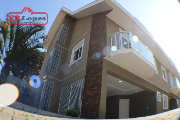 Sobrado com 3 dormitórios à venda, 203 m² por R$ 990.000,00 - Bom Retiro - Curitiba/PR