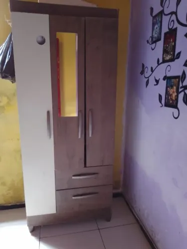 Vendo guarda-roupa