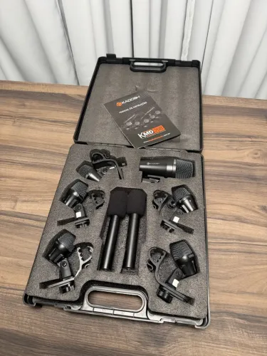 Kit de Microfones de Bateria Kadosh KMD 208 com maleta