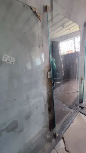 Porta de vidro blindex pivotante de abrir nova 2,15x1,10 VENDO SÓ O VIDRO e NAO ENTREGO