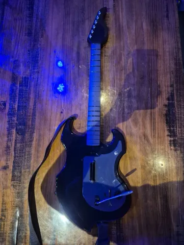 Guitarra Sem Fio Pdp Riffmaster Para Xbox PC Rock Band
