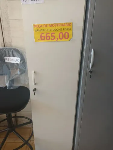Armário Fechado Branco Peça de Mostruário