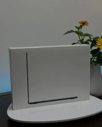 MacBook Air M4 256GB | Silver | Lacrado e 1 ano de garantia (O P O R T U N I D A D E )